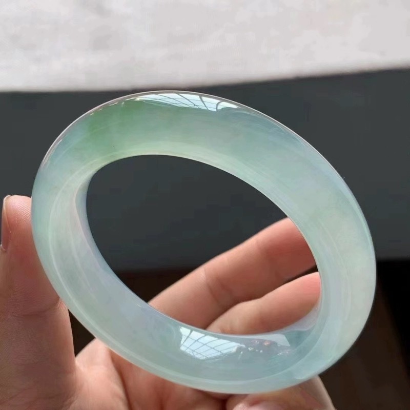 少女向けライトアイスジェイド、ビルマ産グリーン半透明ムーンラ - Lighting のレビューと価格